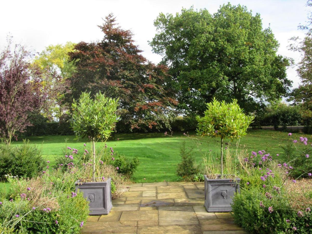 Weston Hill Farm Bed and Breakfast Moreton Pinkney Eksteriør billede